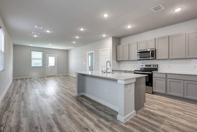 2510 Rambo Dr, San Antonio, TX 78224 - photo 2