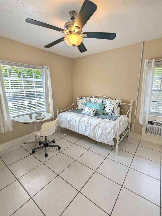 1736 Dewey St unit A, Hollywood, FL 33020 - photo 7