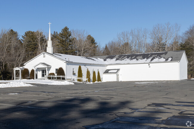 Wiscasset Christian Academy provides an education with a Christian upbringing.
