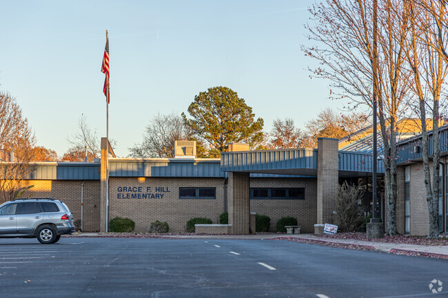 Grace Hill Elementary School has 424 students in grades pre-kindergarten through fifth.