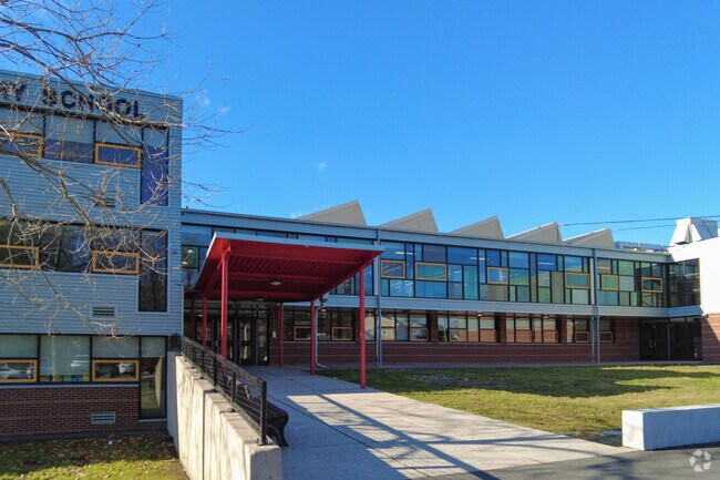 Belmonte Saugus Middle School has an A- grade for diversity on Niche.