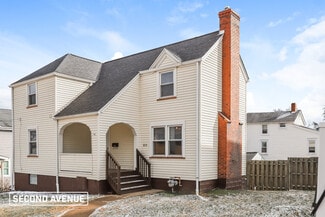 819 Fleming St, Coraopolis, PA 15108
