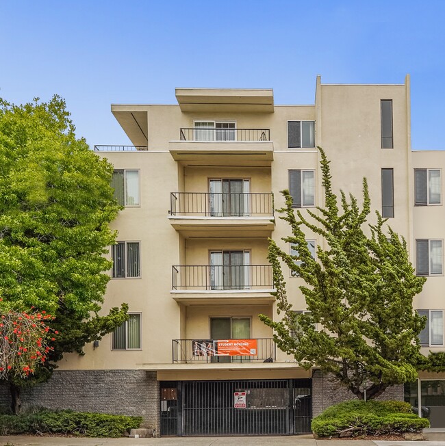 2535 College Ave, Berkeley, CA 94704