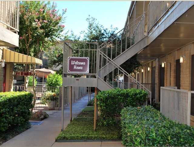 Everton at Bellmar, Dallas, TX 75230 - photo 5