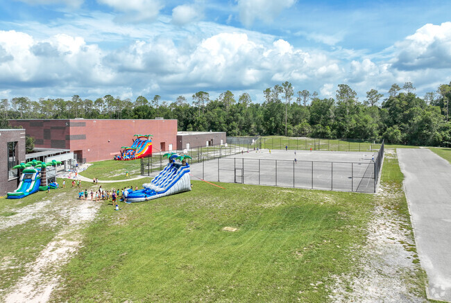 Markham Woods Middle School In Sanford Also Offers Summer Camp Programs.