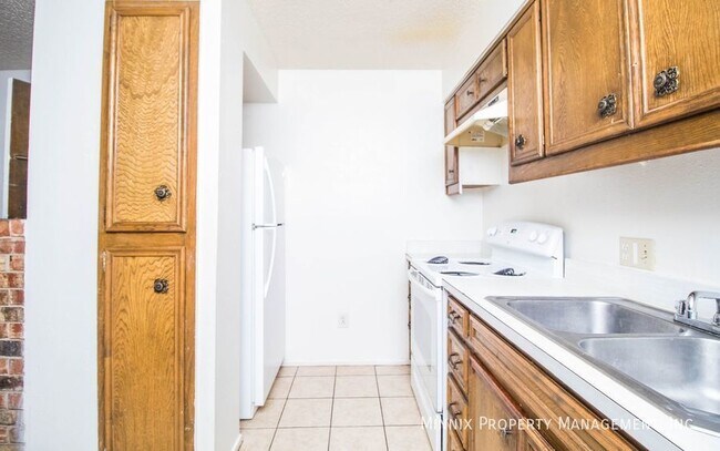 1615 16th St unit 8, Lubbock, TX 79401 - photo 6