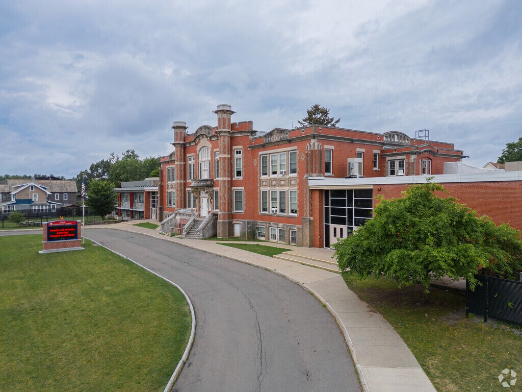 Howe Elementary School building  has beauty in its architecture.