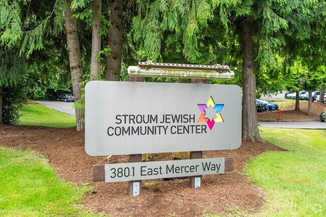 Mercerwood is home to the Stroum Jewish Community Center.