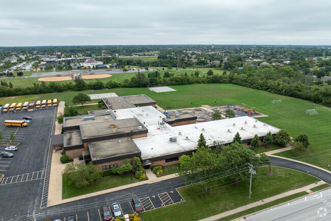 The courses at Southwest Chicago Christian Schools encourage critical thinking and creativity.