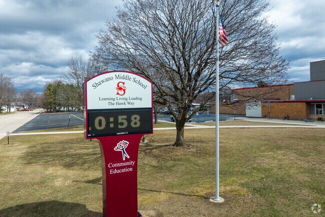 Shawano Community Middle School has 485 students in grades 6-8 with a Niche score of C.