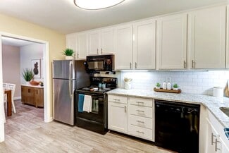 765 Mcmurray Dr, Nashville, TN 37211
