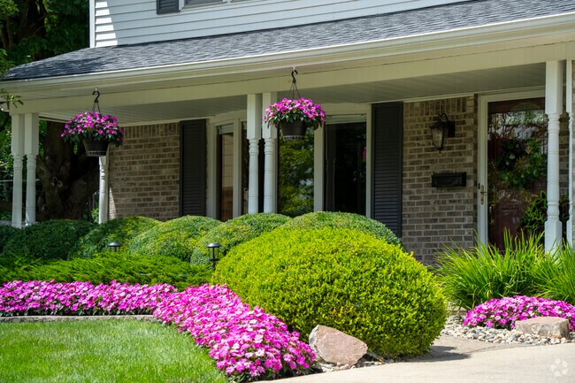 Coventry Gardens residents love to use flowers to beautify their properties.