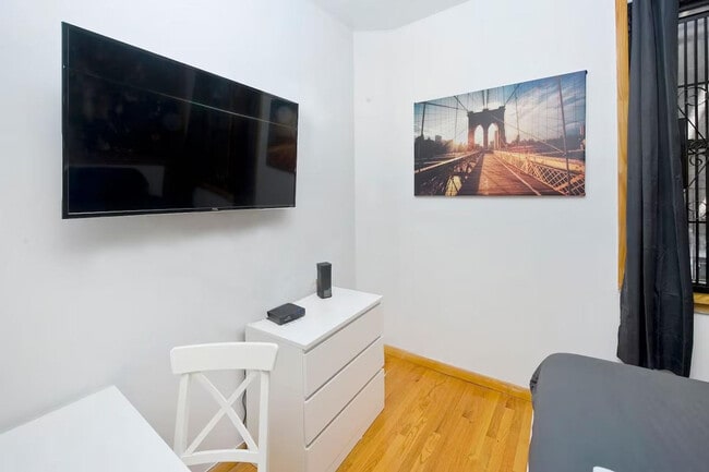 135 E 94th St unit ID1032057P, New York, NY 10128 - photo 7