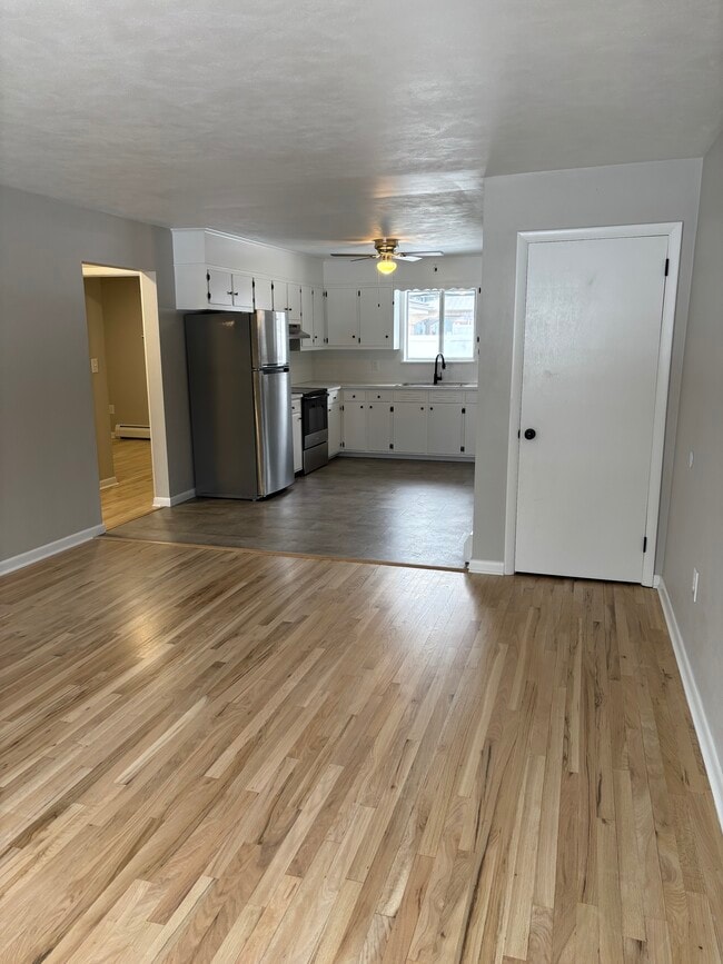 506 S Franklin St unit Upscale classy, Palmyra, PA 17078 - photo 2