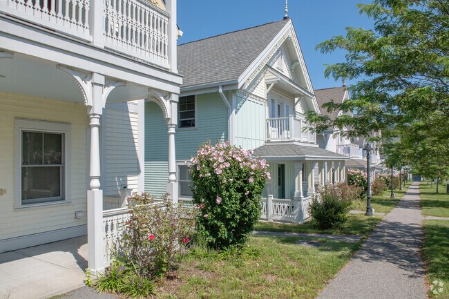 The Eugene O'Neill Theater Center is adjacent to the Ridgewood neighborhood of Waterford.