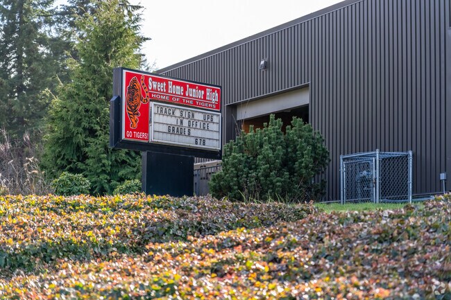 Sweet Home Junior High School is home to the Tigers in Sweet Home, Oregon.