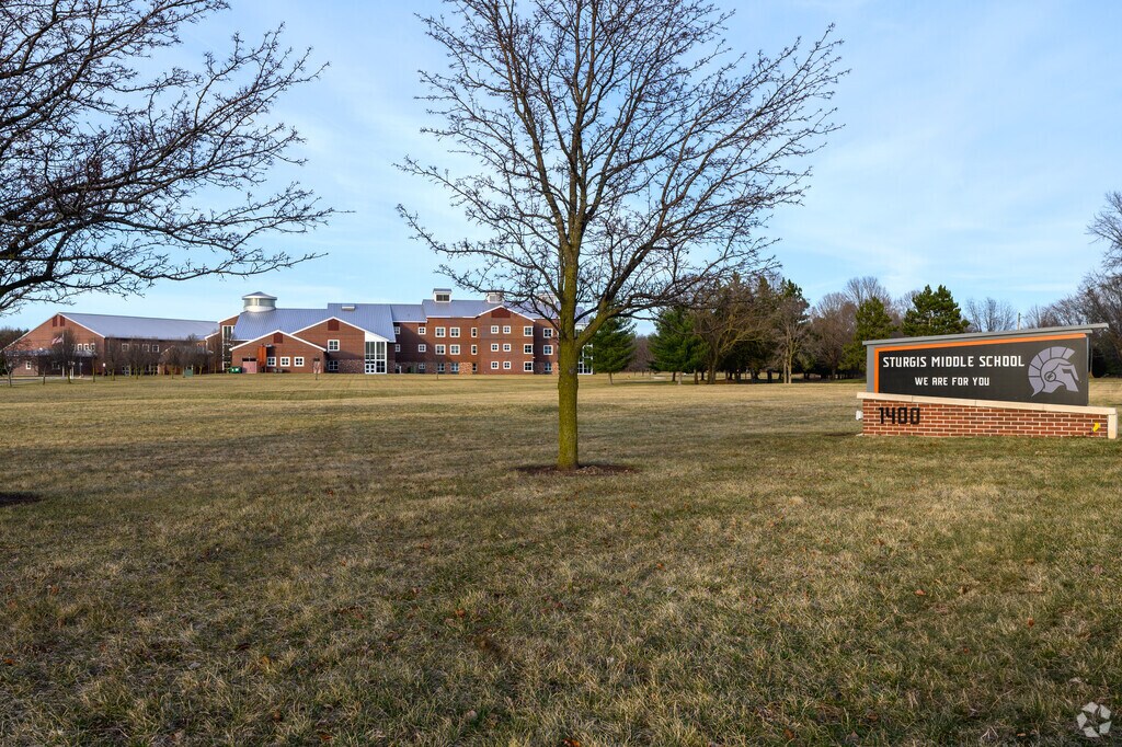 Sturgis Middle School holds and overall C rating from Niche.com.