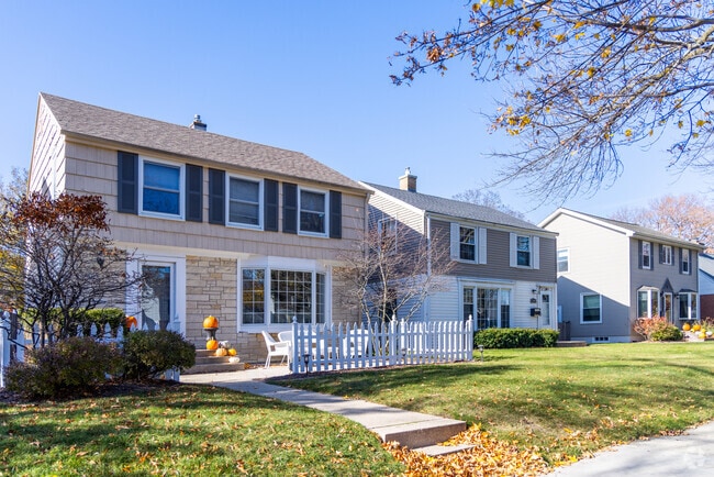 Colonial homes are common along Parkway’s tree-lined streets in Glendale.