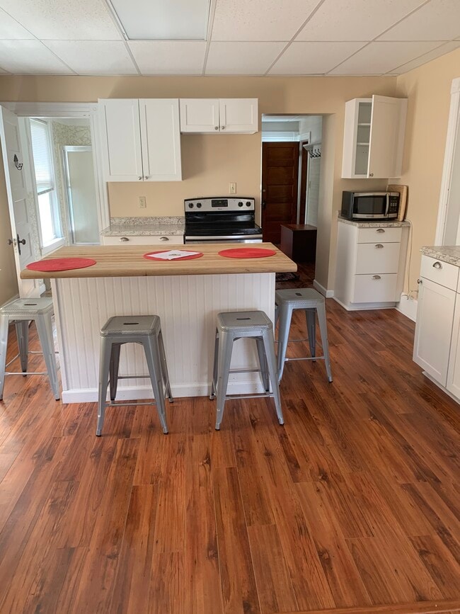 113 Oak St unit College Housing 26-2, Plattsburgh, NY 12901 - photo 2