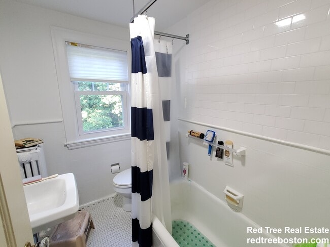 58 Longfellow Rd, Wellesley Hills, MA 02481 - photo 6