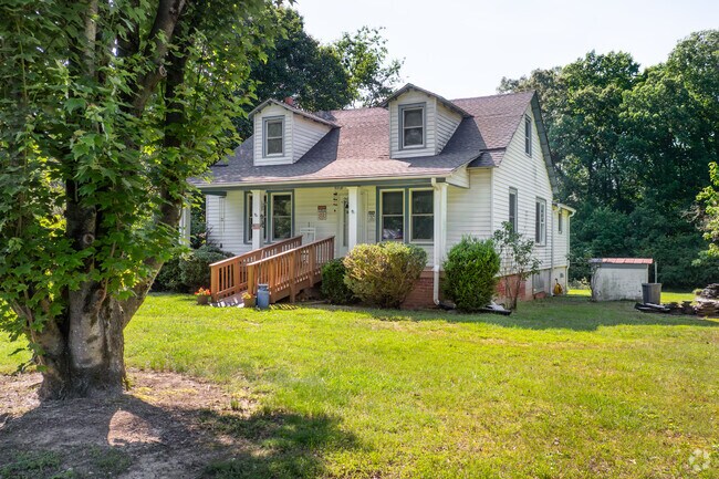 Discover a variety of charming farmhouses in New Canton, VA.