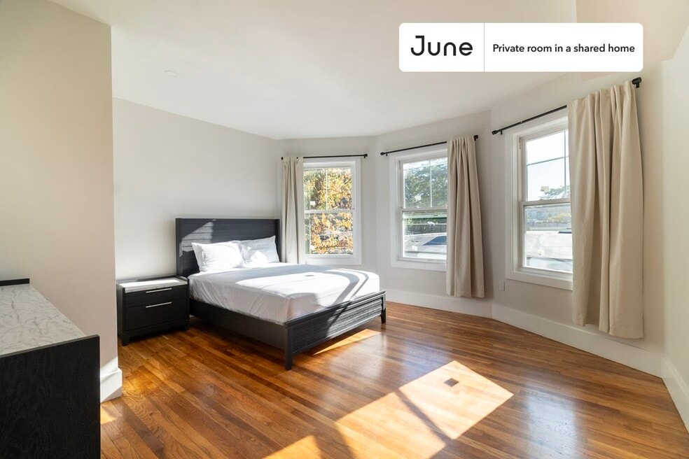 Room in Shared 5 bed/2 bath home