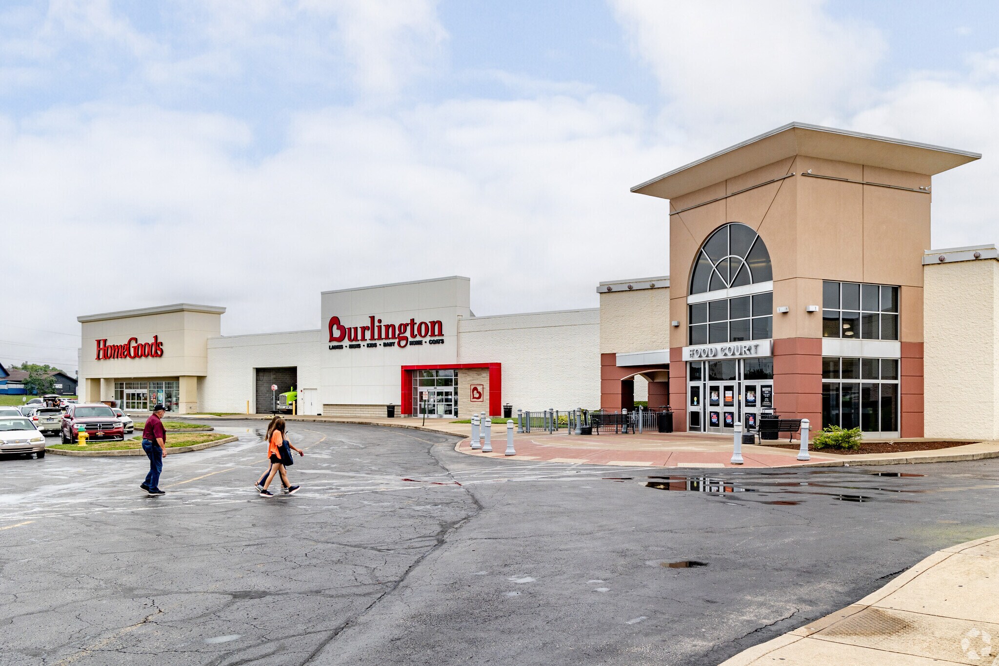 Govenor's Square Mall is in close proximity to Ellington Chase.