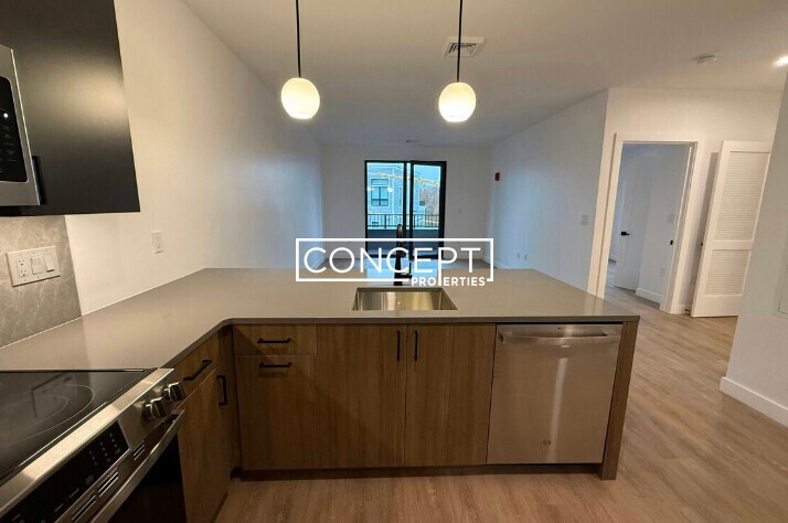 190 Gardner St unit 103, Boston, MA 02132 - photo 1