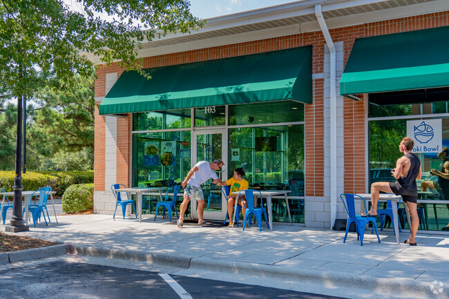 Glen Meade residents can build their own bowl at Barclay Commons' Poki Bowl