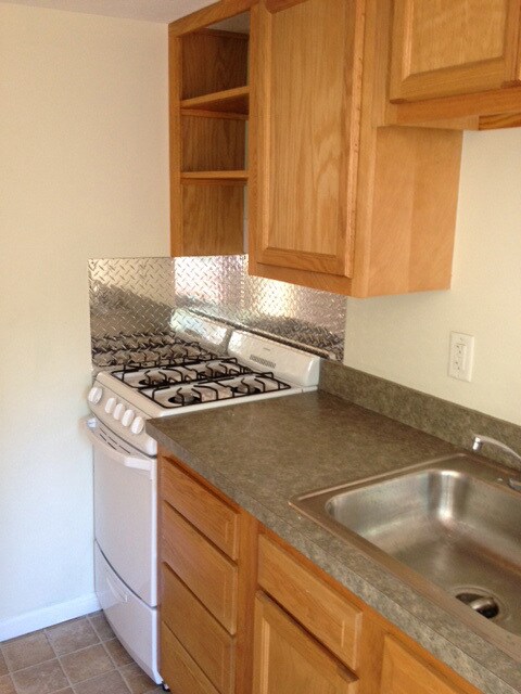 127 College Pl - Utilities Included, Ypsilanti, MI 48197 - photo 4