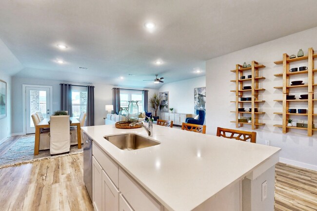 304 Saltmeadow unit 36581838, Red Oak, TX 75154 - photo 5