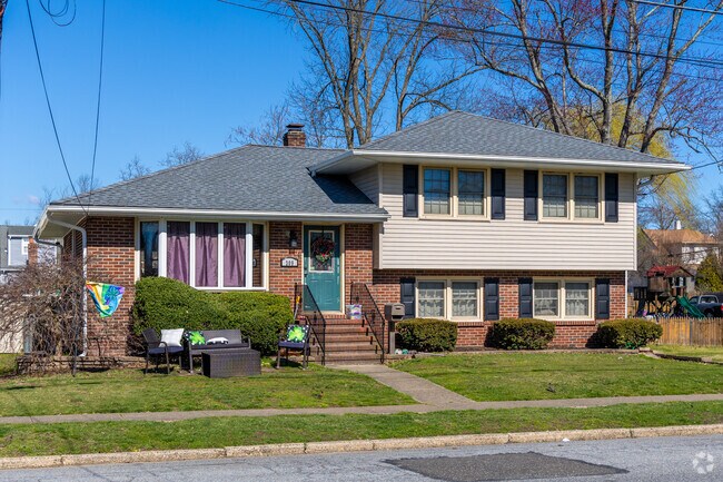 Split level homes are another popular choice in Barrington.