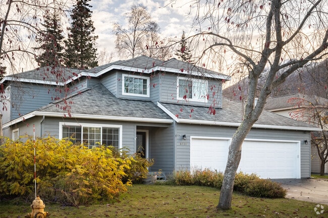 Two-story Craftsman homes in Eagle River Valley suit families of all sizes.