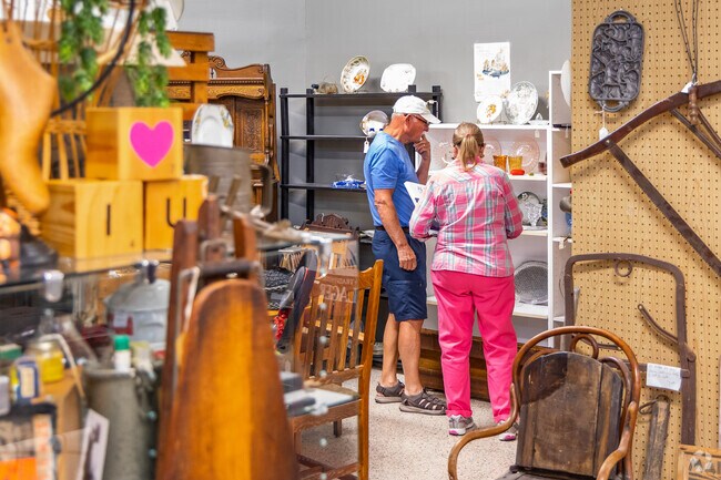 Enjoy a fun day shopping at Lyon's Head Antique Mall in Bayonet Point.