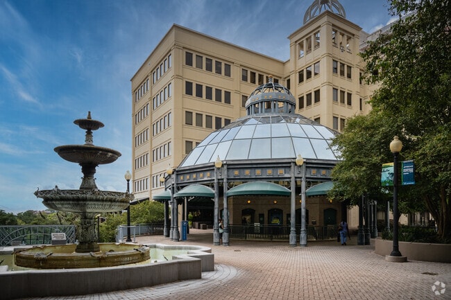 In Downtown Tallahassee, you can find a grand landmark within walking distance of every corner.