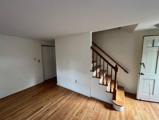 22 Deerfield Ct Unit A, East Hartford, CT 06108