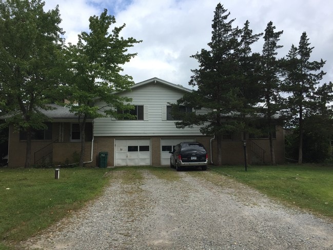 321 Lillian Ct, Whitmore Lake, MI 48189 - photo 2