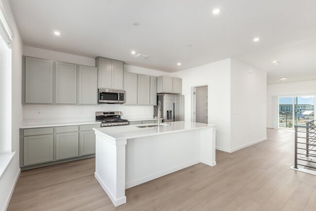 10776 Spalding View, Colorado Springs, CO 80908 - photo 2