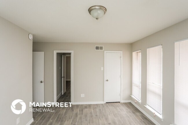 2804 Quail Ridge Dr, Carrollton, TX 75006 - photo 7