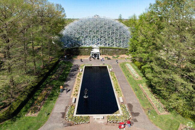 Discover peace & inspiration at the MO Botanical Garden in St Louis, MO.