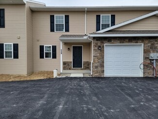 128 Robert Cir, Lebanon, PA 17046