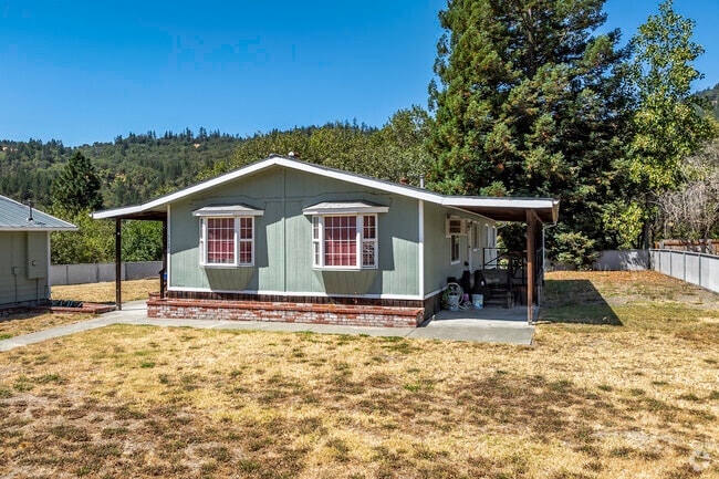 Manufactured homes like this are just one type of home in Alderpoint.