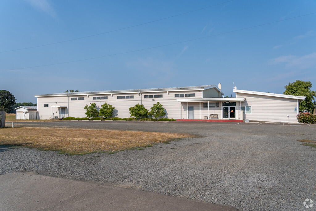 Central Valley Christian School is located in Tangent, Oregon.