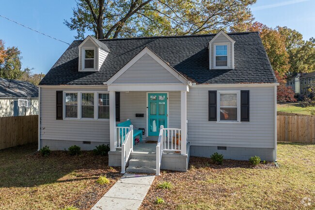 Pretty Cape Cod homes are sprinkled throughout Reedy Creek.