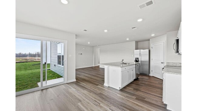 3949 Schooner Ln unit 36203817, Hopewell, VA 23860 - photo 6