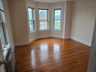 124 Bacon St Unit B, Waltham, MA 02451