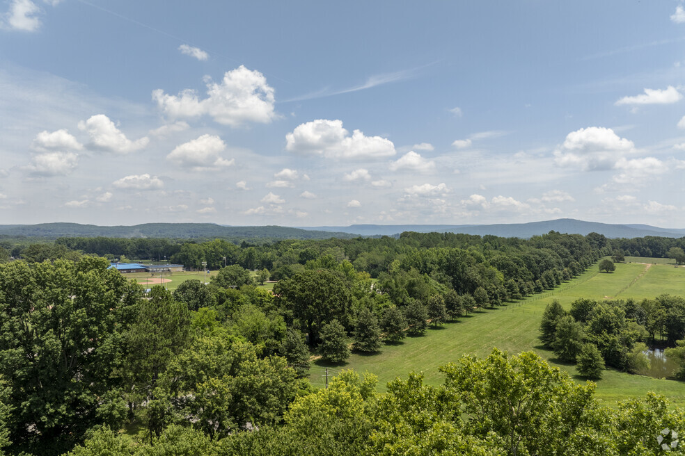 NH_Moontown_525337_P2_V2_BG_082324