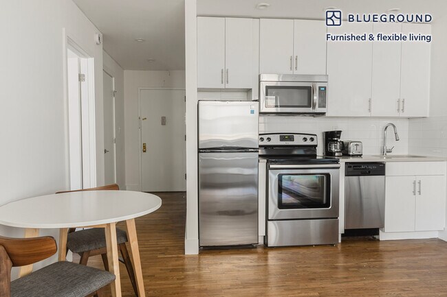 345 W 30th St unit FL6-ID1756, New York, NY 10001 - photo 6