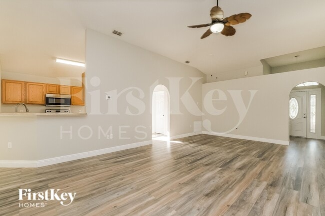 4708 Bear Claw Ct, Valrico, FL 33594 - photo 5