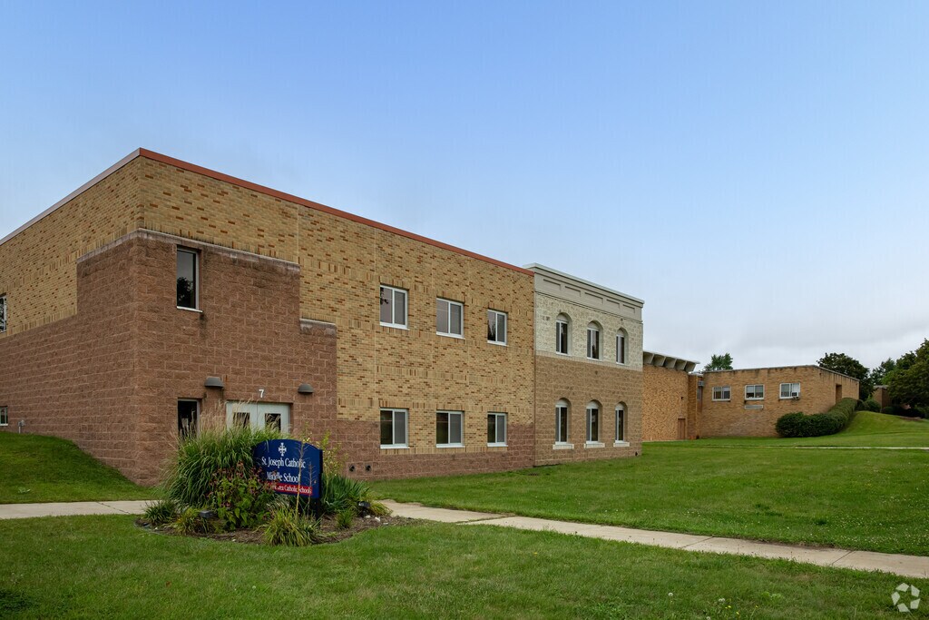 St Joseph Middle School is a private Christian school operated by St Joseph Catholic church.